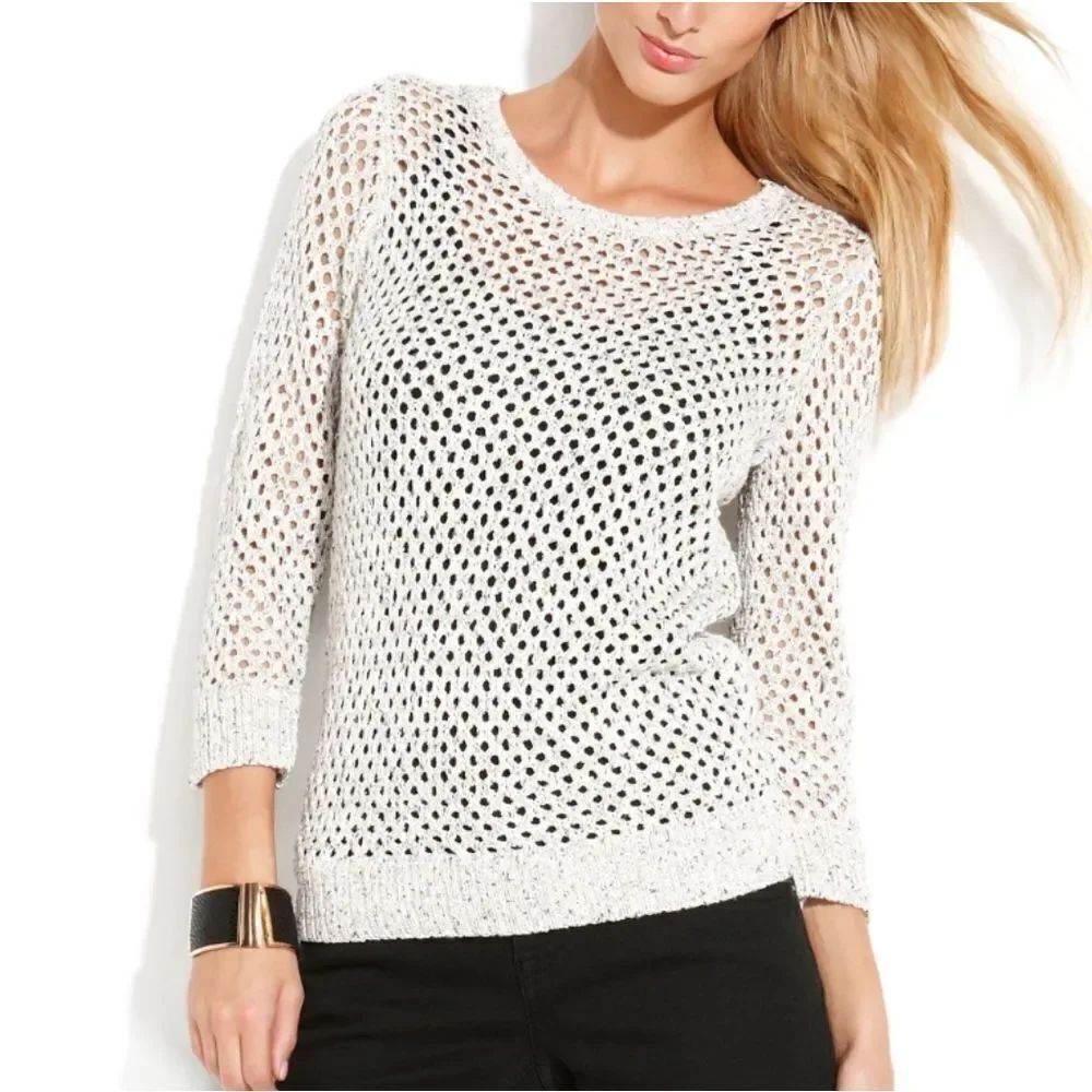 BRAND NEW WOMEN"S SWEATER